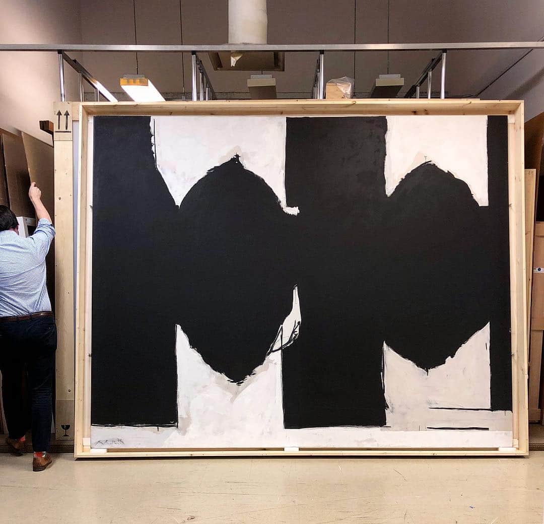 サザビーズさんのインスタグラム写真 - (サザビーズInstagram)「Robert Motherwell’s monumental ‘Elegy to the Spanish Republic No. 134’ from 1974 is a definitive example from the artist’s revered ‘Elegies’ series – his most extensive and acclaimed body of work. Motherwell was a 21-year-old student when the horrors of the Spanish Civil War commenced in 1936, which had a profound impact on the young artist. As the recurrent motif of his ‘Elegies’, the symbolism of these ovular slabs has been debated extensively. Ultimately they are intended to be read as a lamentation or funeral song – a lyrical and poetic memorial to the immense human loss and suffering endured during these harrowing years. Make plans to view this masterpiece in our newly-reimagined #NYC galleries, opening to the public on 3 May. #SothebysBreakingGround #SothebysContemporary #RobertMotherwell #Motherwell」4月9日 6時50分 - sothebys