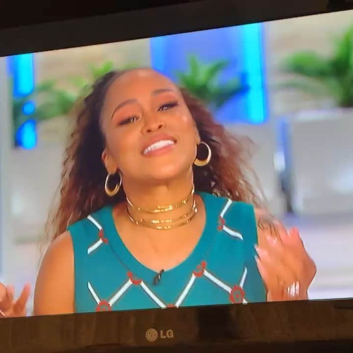 ネネ・リークスのインスタグラム：「Head on Ova to The Talk on CBS and hear what yo girl had to say #HBIC #the1 #lifeofnene Thank you for living and loving me ❤️ Check me out in How High 2 April 20th on MTV @mtv」