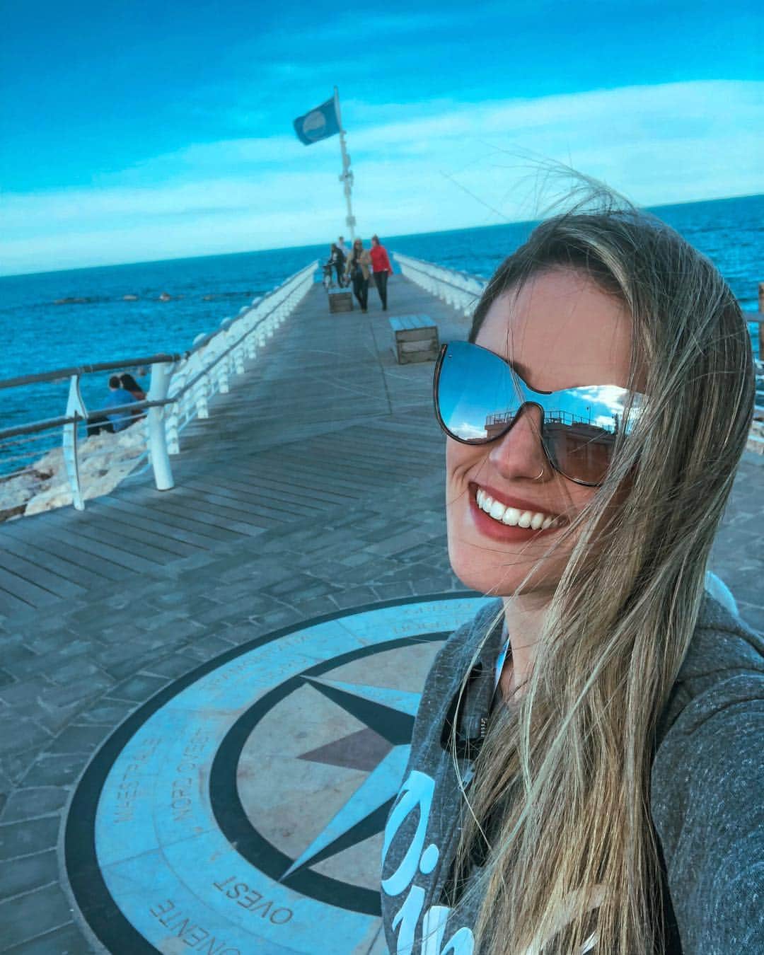 ナターリア・ガウジオのインスタグラム：「Pensa numa cidadezinha encantadora... sou apaixonada por Pesaro!! 😍🇮🇹✨🌊🎡💙 #italy #pesaro #inlove #beautifulcity #sea #trip #europe #dayoff」