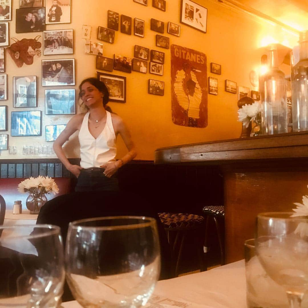 JULIEN D'YSさんのインスタグラム写真 - (JULIEN D'YSInstagram)「Cute girl at Lucien #eastvillage @pinkponyz #my favorite restaurant in #newyork #beautifulsmile 😄🌞」4月9日 7時50分 - juliendys