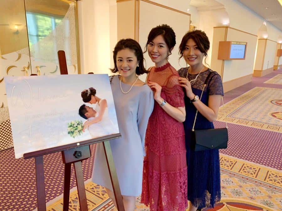 西谷綾子のインスタグラム：「✴︎ りえちゃん、かな、めっちゃ面白すぎっ♡ 待ち合わせから爆笑っ😂👌 ・ #happywedding #happy #マタニティウェディング  #幸せな時間 #雅叙園 #結婚式」