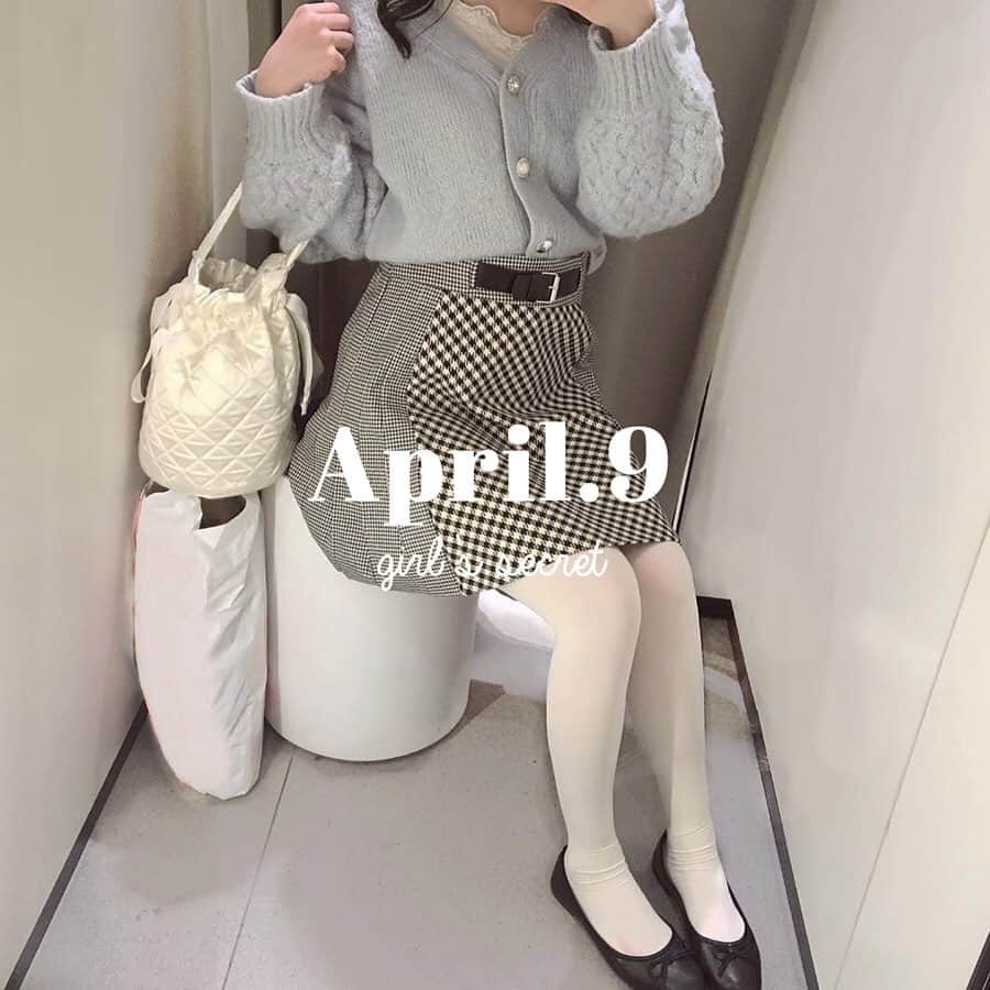 PATRA magazineさんのインスタグラム写真 - (PATRA magazineInstagram)「4/9♡スワイプしてね👉「配色スカートでお目立ちコーデ」 . パッと目を引く配色スカートは、１つコーデに取り入れるだけで、目立てること間違いなし♡ . . Thank you 🌹 @nice_hn18 /@yukkkimin @miyamais / @____3.yassu @rinkoroom . 今女の子の中で流行っているコトやITEMがあればPATRAをタグ付けして教えてね♥ 皆さんのすてきな投稿をぜひ紹介させてください！ . . #PATRA #お洒落さんと繋がりたい #おしゃれさんと繋がりたい #配色スカート #スカート #ファッション #今日コーデ #トレンド #コーディネート #ootd #配色」4月9日 8時13分 - patra__jp
