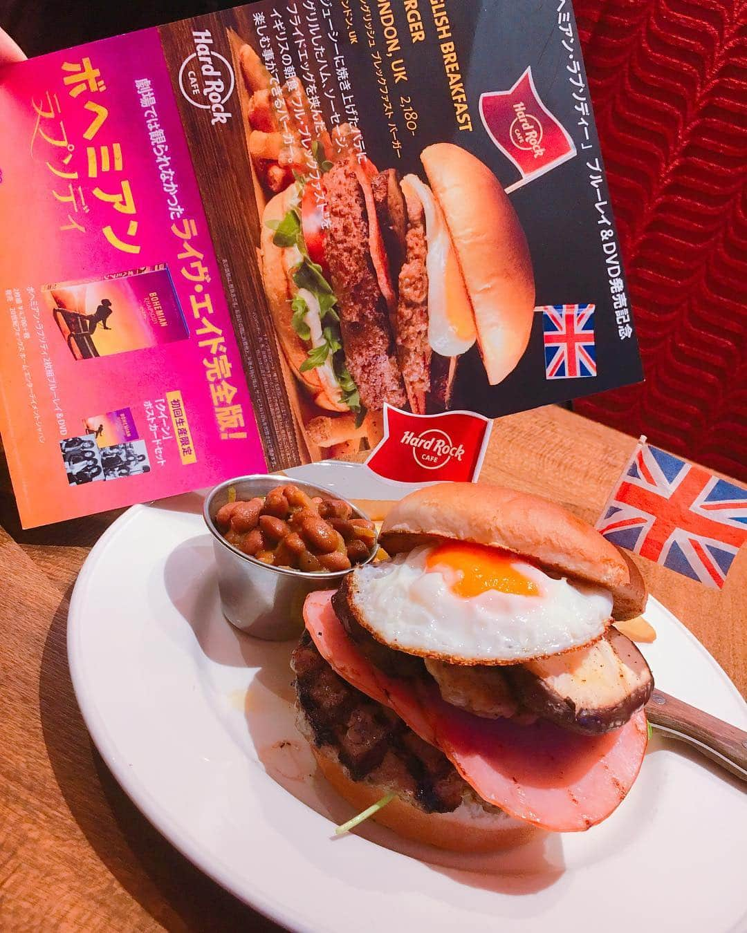 高樹リサさんのインスタグラム写真 - (高樹リサInstagram)「エーーーーーーーーオ‼️✨ 🍔🍔🍔🍔🍔🍔🍔🍔 #QUEEN #bohemianrhapsody  #hardrockcafe」4月9日 19時07分 - lisalisa_takagi