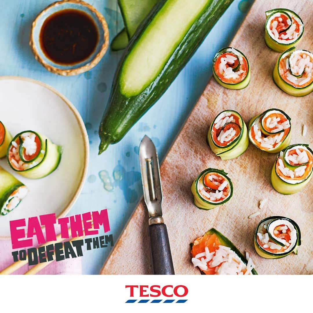 Tesco Food Officialさんのインスタグラム写真 - (Tesco Food OfficialInstagram)「Sayonara, cucumber! For this week’s #EatThemToDefeatThem challenge from @vegpoweruk and @ITV they’re facing the peeler for snack-tastic inside-out sushi rolls. Roll them up with fluffy rice and your little veg-fighter’s favourite filling!  #5aDay #VegPower  Ingredients  50g Thai fragrant long grain rice 1 tsp rice vinegar 1 large cucumber, peeled into 10 ribbons, core discarded 100g soft cheese 200g smoked salmon, sliced 1 tsp wasabi paste For the dipping sauce 3 tbsp light soy sauce ½ tsp freshly grated ginger  Method  1. Put the rice into a pan with 150ml cold water. Bring to a gentle simmer and cook, part covered, for 10 mins.  2. When all the water has been absorbed, remove from the heat, cover and rest for 5 mins. Stir in the vinegar, tip onto a plate then put in the fridge to cool fully.  3. Put the cucumber ribbons on a large board. Dab with kitchen roll to dry a little, then gently spread a little soft cheese along each ribbon. Cut in half widthways. Lay a slice of salmon on each end, leaving about an inch free on one side. Dot a little wasabi onto the salmon followed by a thin, single layer of rice. Roll up from the salmon end.」4月9日 19時09分 - tescofood