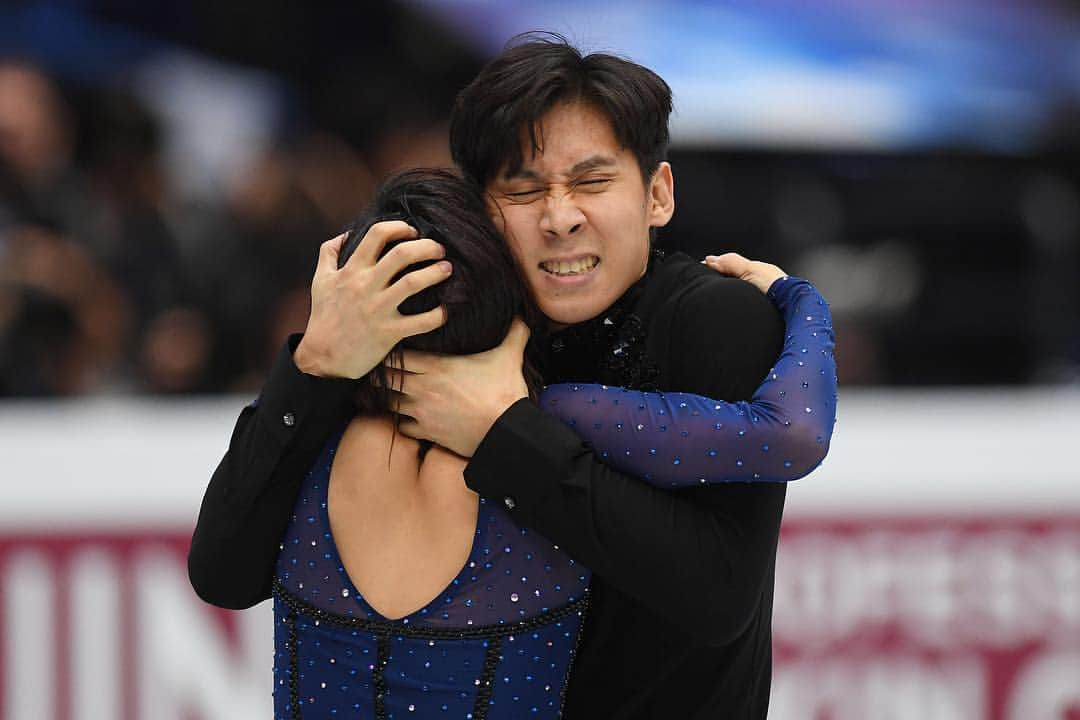 ISUグランプリシリーズさんのインスタグラム写真 - (ISUグランプリシリーズInstagram)「☝️ The Comeback Kids  Check out our story on the Pairs World Champions on ISU.org. #LinkInBio #FigureSkating」4月9日 19時09分 - isufigureskating_x