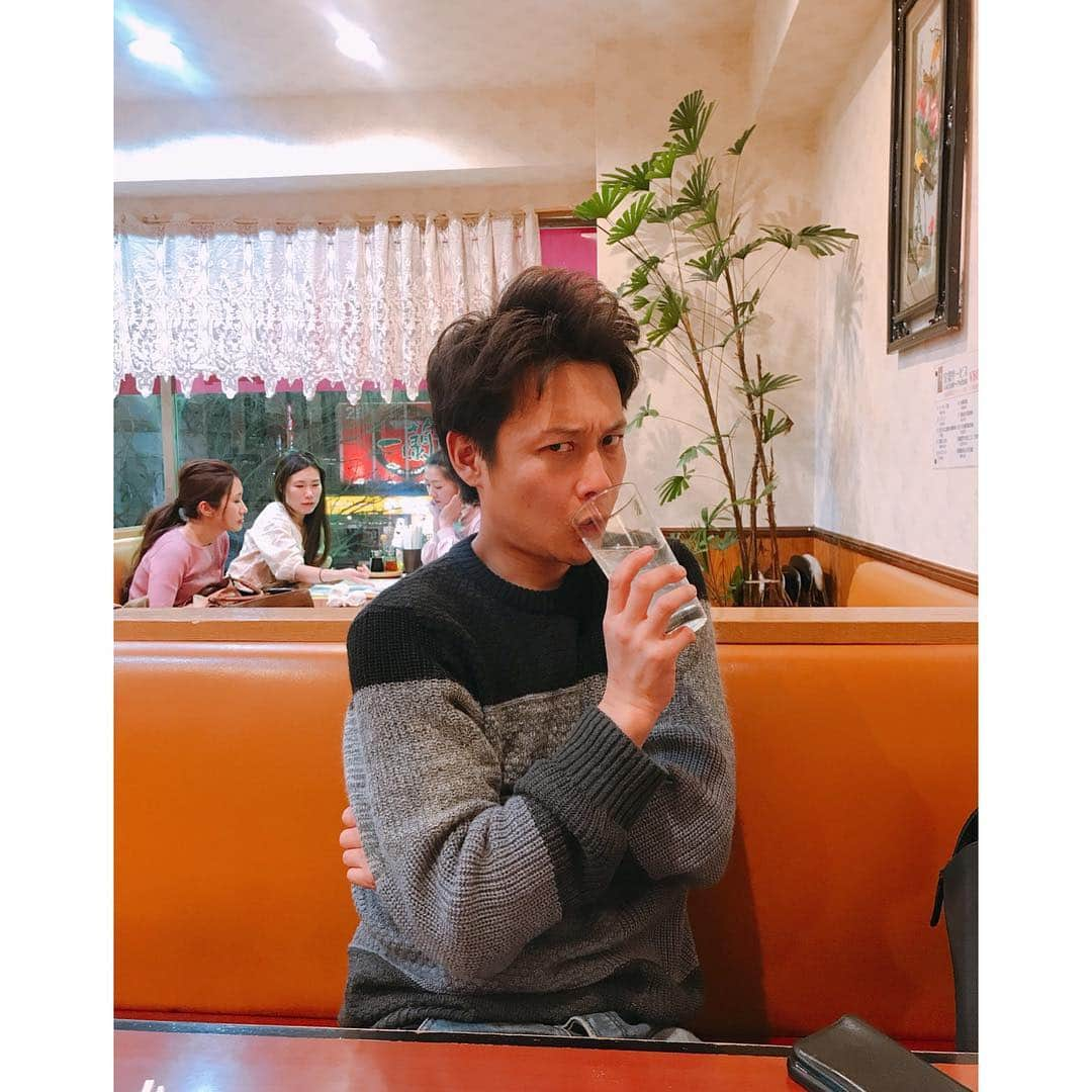 吉竹史さんのインスタグラム写真 - (吉竹史Instagram)「あ、そうそう。 そういえば、この前この人と飲んだんだった🤗@東京  新番組、応援してるよー📣 みなさんに愛されるMBS『ミント』となりますように📺 大吉アナMCの新番組、ぜひご覧くださいね！  この日もずーーーーーっと喋り倒してた大吉くんでした。💃 笑った笑った。  #ミント 新番組 #声が通り過ぎるから基本個室か外国人多めの雑多な場所でしか飲めない #アナウンサーあるある」4月9日 17時37分 - fumi_yoshitake