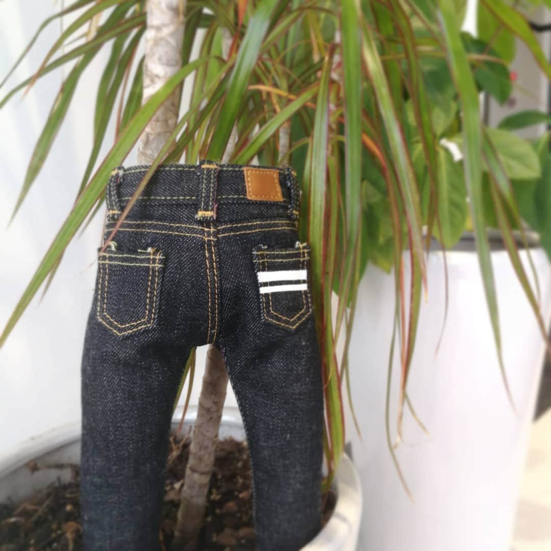 momotarojeansのインスタグラム：「Hello new week, 今週もがんばりましょう!  #kojima #kurashiki #okayama #jeans #denim #denimday #denimporn #denimhead #selvedge #selvage #selvedgedenim #selvedgeforum #denimevolution #selvedgemurah #unionspecial #goingtobattle #madeinjapan #japanesedenim #fading #naturalfading #madebyhand #madeinjapan #jeanslife #vintagejeans #fade #selvedge #mensweardaily」