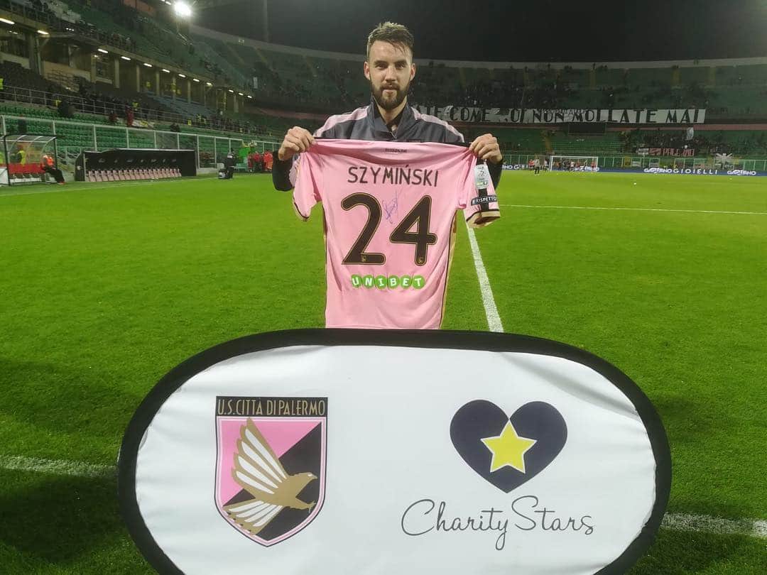 USチッタ・ディ・パレルモさんのインスタグラム写真 - (USチッタ・ディ・パレルモInstagram)「Rosanero Cares, all'asta su @charitystars la maglia utilizzata ed autografata da Przemyslaw Szyminski per Palermo-Hellas Verona. Per tutti i dettagli visita il nostro sito ufficiale 💻📲」4月9日 17時57分 - palermocalcioit