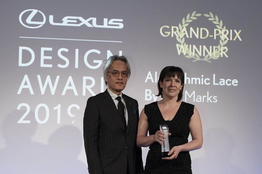 LEXUS / レクサスさんのインスタグラム写真 - (LEXUS / レクサスInstagram)「【LEXUS DESIGN AWARD 2019 グランプリ作品決定】 全世界の次世代を担うクリエイターの育成・支援を目的とした国際デザインコンペティション「LEXUS DESIGN AWARD 2019」において、リサ･マークスの「Algorithmic Lace」をグランプリに決定。  グランプリ受賞作品のプロトタイプはファイナリスト5名のプロトタイプ作品と共に、ミラノデザインウィーク内でLEXUSが実施するLEXUS DESIGN EVENT2019のインスタレーション「LEADING WITH LIGHT」と共に展示されます。  #レクサス #ミラノデザインウィーク #ミラノデザインウィーク2019 #デザイン #アート #Lexus #Lexusjapan #Lexusjp #ExperienceAmazing #LexusDesignAward #LexusDesignEvent #MilanDesignWeek #MilanDesignWeek2019 #milan #design #art」4月9日 17時59分 - lexus_jp