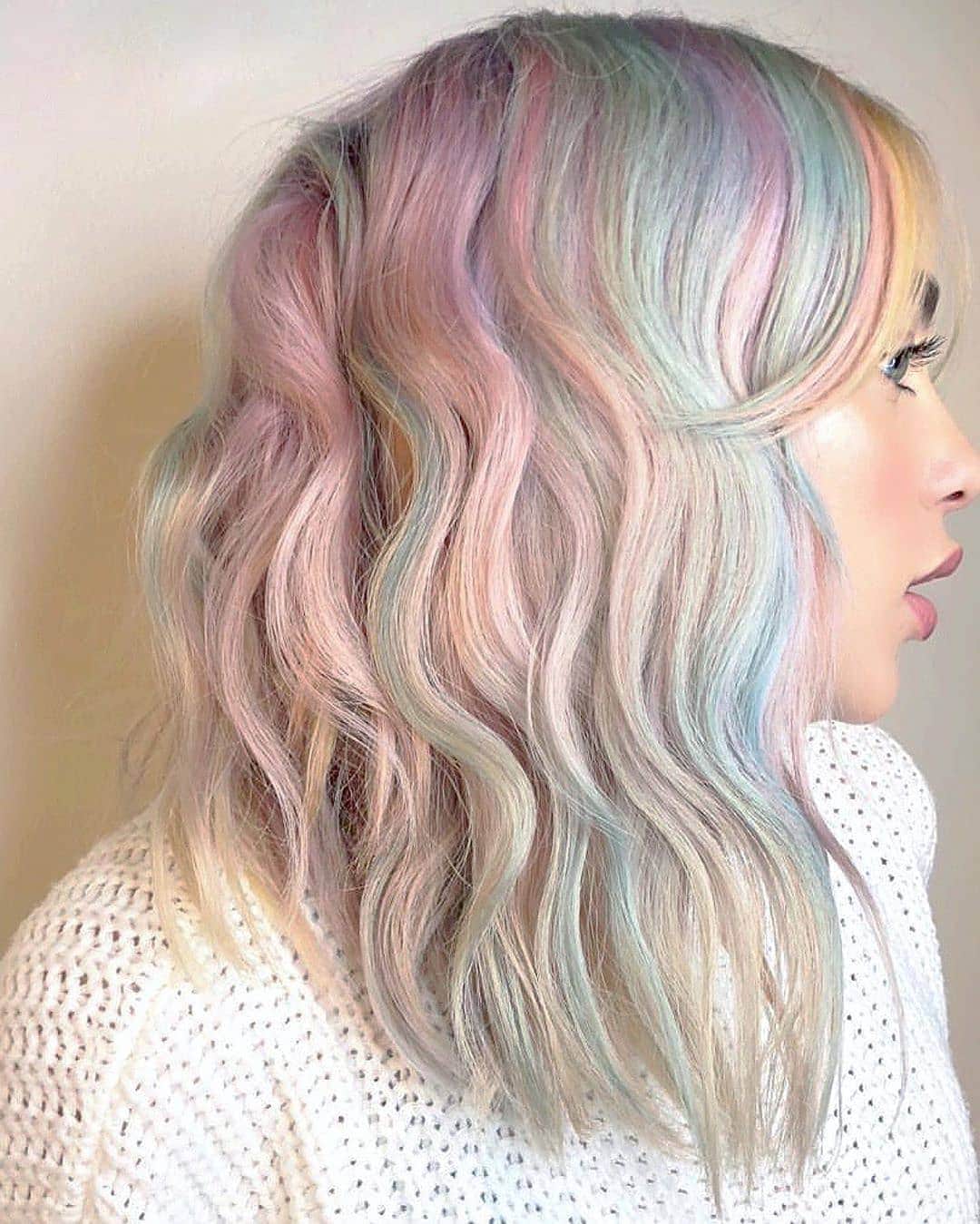 ghd hairさんのインスタグラム写真 - (ghd hairInstagram)「It’s National Unicorn Day 🦄✨😍 so obviously we’re celebrating with these mystical waves. @shelleygregoryhair  Tag us in your unicorn hair ✌️ #ghdhair #ghdhairpro #rainbowhair #festivalhair #hairinspo」4月9日 18時04分 - ghdhair