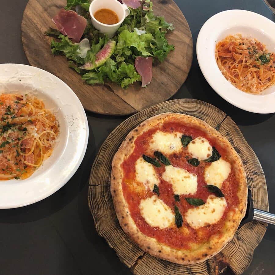 のインスタグラム：「彩都西で食べた美味しいものをご紹介🍴 ① ②terrazzalegare ③りくろーおじさん」