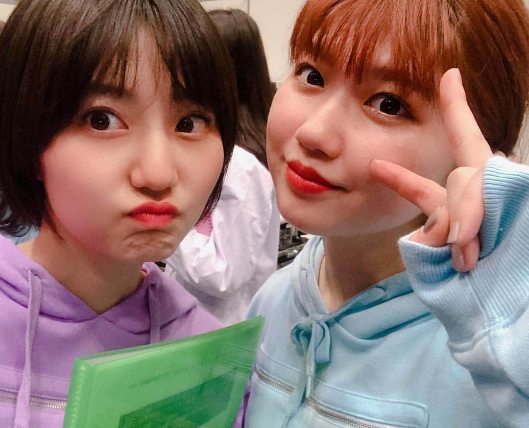 新井愛瞳さんのインスタグラム写真 - (新井愛瞳Instagram)「﻿ 続いてアンジュルム﻿ たけ 竹内朱莉ちゃん﻿ かななん 中西香菜ちゃん﻿ かみこ 上國料萌衣ちゃん﻿ ふなっき 船木結ちゃん(カントリー・ガールズ )﻿ ﻿ 全員が全員賑やかで、﻿ 個性豊かでとっても好きなグループ。﻿ また一緒にライブしたいな。﻿ アンジュルムック欲しいのですが！！！ ﻿ #アンジュルム  #angerme  #アンジュルムック  #アプガ」4月9日 18時06分 - arai_manami_official