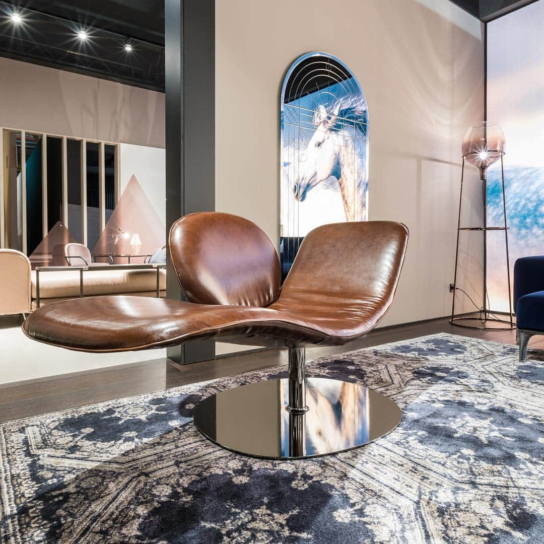 Natuzzi Officialさんのインスタグラム写真 - (Natuzzi OfficialInstagram)「Discover our Dandy collection by @marcelwanders: a tribute to a globetrotter’s return to his origins that combines emotions, experiences and inspirations. Discover the collection at our stand. #SaloneDelMobile2019 #MDW #mdw19 #NatuzziMadreTerra #Natuzzi60 #sustainabledesign」4月9日 18時14分 - natuzzi