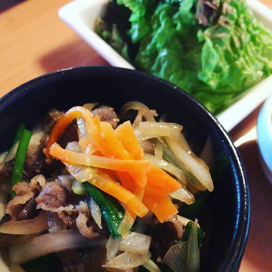 石井元気さんのインスタグラム写真 - (石井元気Instagram)「韓国料理サイコー！！ いいい、いちごのキムチ！？ びっくり美味い！！！ #韓国料理 #美味しい #あきげん #石井元気」4月9日 18時16分 - genkiishii1226