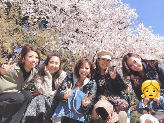中川絵美里さんのインスタグラム写真 - (中川絵美里Instagram)「❤️ 大切な大切なメンバー！！！ 会える時間が減ってもすぐに当時のように戻ります🤭 どんな時でも自分らしく居られる場所。 何年経っても情熱と愛情が溢れている人たちです。 次は集まれなかったメンバーも✨✨ #teamvenus#2013#giants#cheer」4月9日 18時21分 - emiri_nakagawa
