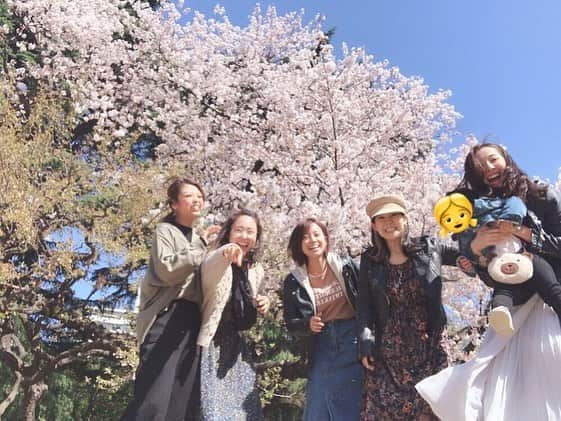 中川絵美里さんのインスタグラム写真 - (中川絵美里Instagram)「❤️ 大切な大切なメンバー！！！ 会える時間が減ってもすぐに当時のように戻ります🤭 どんな時でも自分らしく居られる場所。 何年経っても情熱と愛情が溢れている人たちです。 次は集まれなかったメンバーも✨✨ #teamvenus#2013#giants#cheer」4月9日 18時21分 - emiri_nakagawa