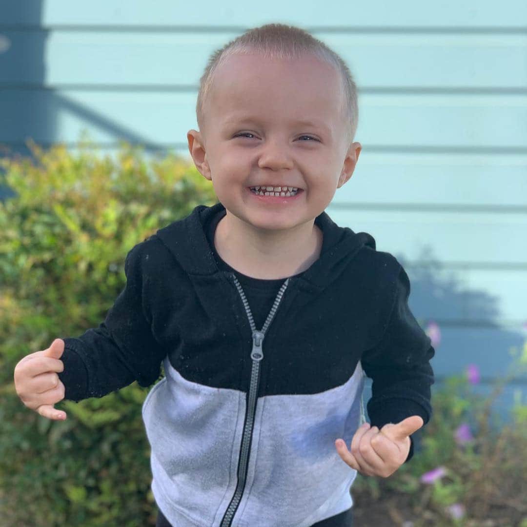 ミッチェル・デュークのインスタグラム：「3 Today to my little man 😍🌎 Me & Mummy are the luckiest parents in the world to have you as our son ❤️」