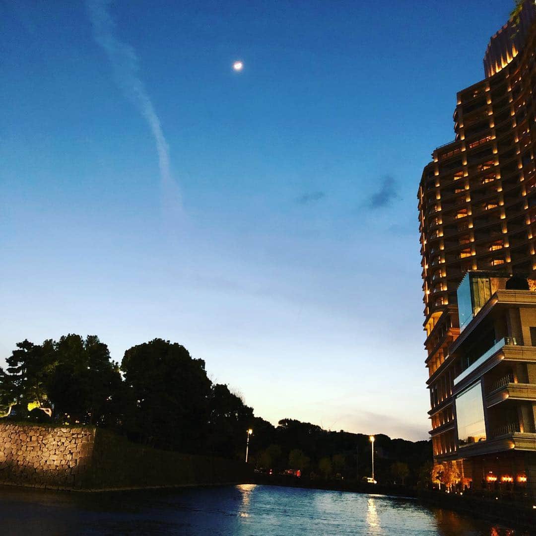 須田剛一のインスタグラム：「Crescent Moon Syndrome」