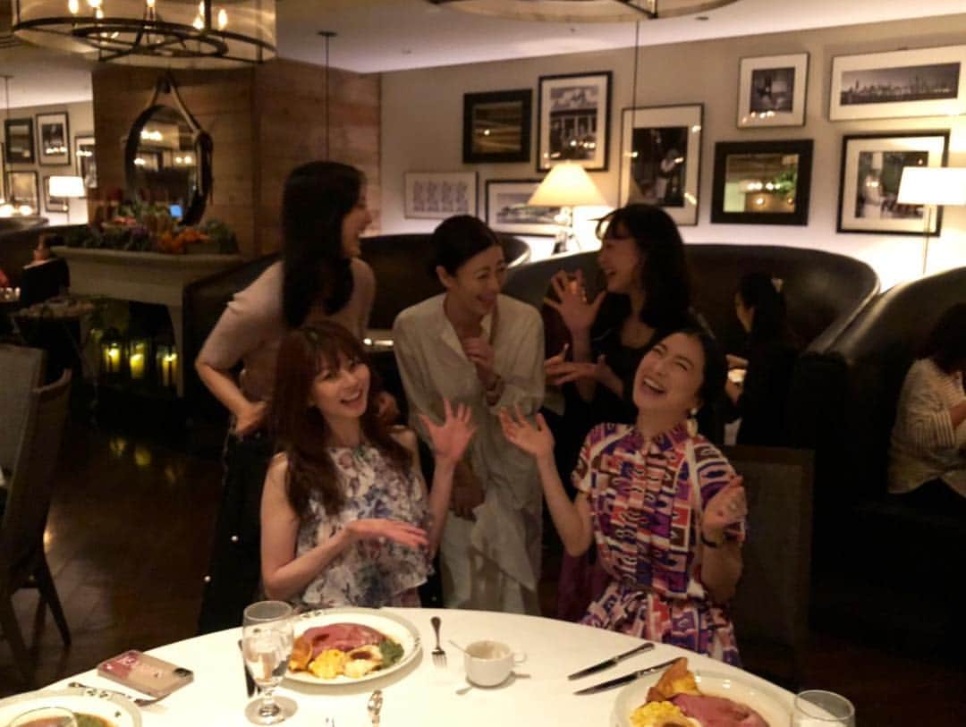 並川花連さんのインスタグラム写真 - (並川花連Instagram)「🥳🌸 . TBS水トク！ 芸能人が本気バレエの だいすきな皆さんと 久しぶりの再会Lunchでした🥰🌸 小野さん＆えれなさんBirthday サプライズも🥰🥳💓 . 毎回会うとしあわせが溢れて そしてお腹が痛くなるくらい 笑って時間が経つのが びっくりするほどあっという間で。🥺💓 もう本当に この番組のご縁は宝物。🥺♥️ これからもずっと。だいすきです。😭☺️💓」4月9日 18時59分 - kareurn