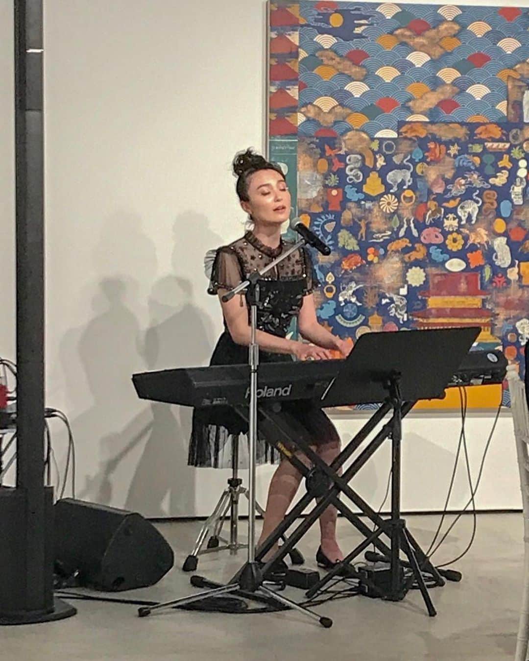 エミ・マイヤーのインスタグラム：「More pics from private party for @kourpour @theclub.tokyo #ginzasix 🎹 🎤 ギャラリーで#domperignon 主催の プライベートパーティー#theclubtokyo」