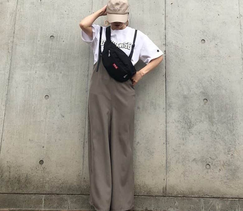 パシオスさんのインスタグラム写真 - (パシオスInstagram)「Repost @mzk709 ・・・ アンバサダーを務めさせて頂いてる @paseos_official で#パシパト してきたよー🏃💕 . プチプラで商品数が多いから宝探しみたいでわくわくする😍 SSのアイテムが沢山あって 早速6点GETしてきた❤ . ってわけで、#パシオスコーデ  靴とアクセ意外#全身パシオス 👍 このサロペットのデザインは今年トレンドのやつ〜❤2300円ってどんだけ〜😳 . . tops 品番:4220133527 salopette 品番:4110412603 bag 品番:3251234821 cap 品番:3355119102 . さらにアプリをダウンロードするとお得なクーポンもらえるみたいだから行く前にCheckしてみてね✌︎ . . #パシオス #pr #春コーデ #春ファッション  #おちびファッション#おちびコーデ #おちびの輪 #低身長 #低身長コーデ  #sサイズコーデ #sサイズ #着回しコーデ #ママコーデ #ママファッション #coordinate #服好きな人と繋がりたい  #大人カジュアル#大人女子 #ファッションコーデ #お洒落さんと繋がりたい  #プチプラコーデ #igfashion  #outfit #ootd #きょコ #ootd_kob #ootdfashion」4月9日 10時42分 - paseos_official