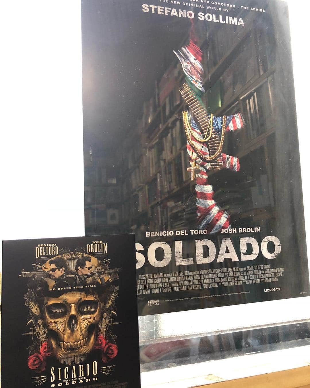 大根仁のインスタグラム：「「ボーダーライン ソルジャーズ・デイ」Blu-rayパッケージとオマケのＡ３ポスター、超カッコ良い！」
