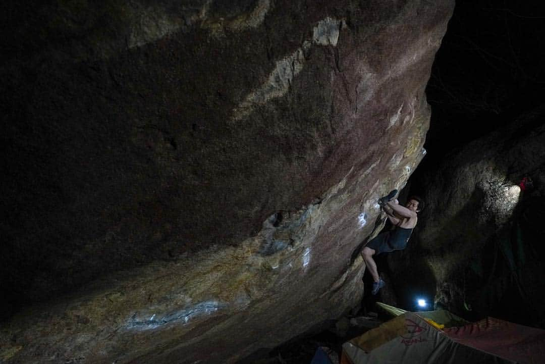 小山田大さんのインスタグラム写真 - (小山田大Instagram)「Finally sent projects yesterday!! Yesterday was good from the morning. Honestly, I thought it would take more time, so I was surprised to climb. I think that the condition of the rock and the condition of the body matched well.  Probably it’s V14/15. I am really happy because it was the main goal of this trip. And I'm happy to move on to the next project. I will continue to do my best.」4月9日 11時09分 - dai_koyamada