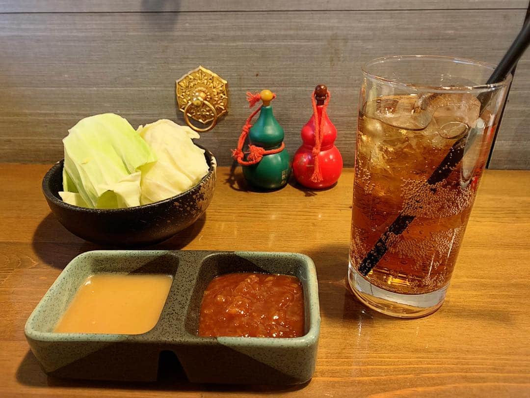 佐井祐里奈さんのインスタグラム写真 - (佐井祐里奈Instagram)「大好きだった焼き鳥がつわりで4か月間食べられていなかったので、やっと『焼き鳥が食べたい😋💓』という気持ちになった時は涙が出るほど嬉しかった😂❤️ 一生大好きなお肉（焼肉・焼き鳥）が食べられなくなってしまったら…永遠にこのまま食の好みが変わってしまったらと考えるだけで震えたもん😭⚡️ ツワリ中は本当にしんどくて毎晩泣いてました。食欲が一切ない、食べたいものがない、とにかく気持ちが悪くて…でも吐けない、ってこんなにもストレスになるんだなんて知らなかったもん…。 入院したり点滴しなくてすんだのは、仕事で食レポがあったから！✨仕事中はなぜか食べられたんだよなぁ〜🤔 神さまありがとう😭💓って気持ちでした。🙏❤️ 4か月ぶりの焼き鳥は最高に美味しかった💓 . . . . . #しげ #しげ泉店 #焼き鳥 #初マタ #プレママ #つわり #yunnaログ #名古屋ディナー #名古屋焼き鳥 #名古屋グルメ」4月9日 11時16分 - yunna_s31
