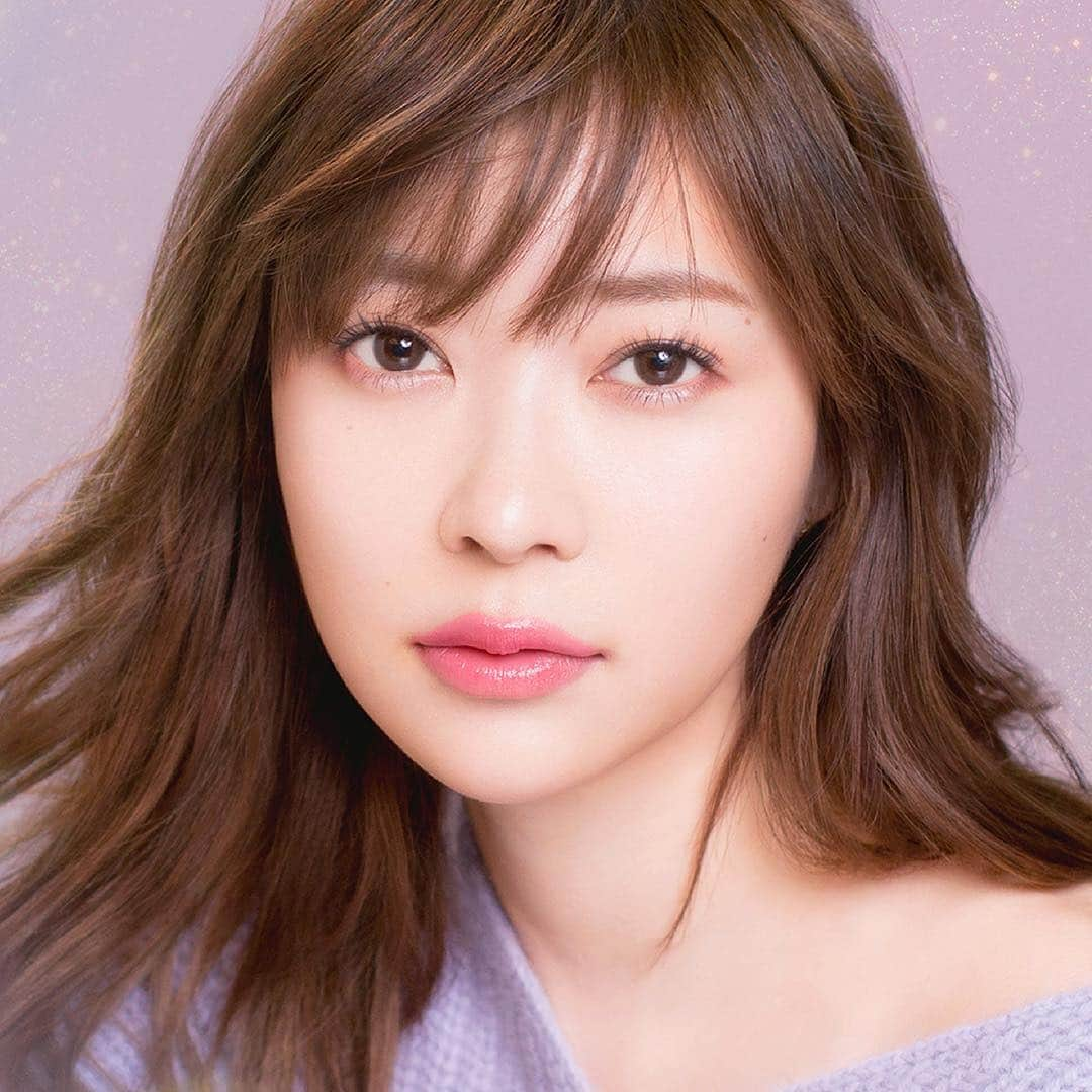 PIA official Instagramさんのインスタグラム写真 - (PIA official InstagramInstagram)「〈 TOPARDS〉 発売前から話題沸騰‼️ 指原莉乃さんがAKB48卒業発表後初となるプロデュースカラコン「TOPARDS」💎✨✨✨ 指原莉乃さんが、透明感とうるおいのある瞳にこだわって開発されたカラーコンタクトレンズブランドです😻💓 発売日は5月10日（FRI）なのでお楽しみに…🌈🌈🌈 ------------------------- BRAND： TOPARDS COLOR：全6種類中、4種類先行発売 SIZE：14.2mm BC：8.6mm PRICE：1,600円＋TAX PRODUCED：@345insta ------------------------- #colorcontact #makeup #TOPARDS #トパーズ #カラコン #カラーコンタクト #メイク #カラコンレポ #メイク動画 #指原莉乃 #AKB48  #カラーコンタクト  #pia #colorcontact#colorcontacts #メイク #kbeauty #beauty #コンタクト #メイク動画 #렌즈 #메이크업 #eotd #makeupforever #指原カラコン #さっしー」4月9日 11時17分 - pia_contact