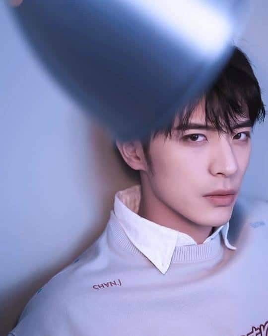Just a girlさんのインスタグラム写真 - (Just a girlInstagram)「Xu Kai Cheng 💜 . . . . .  #徐开聘 #XuKaiCheng #chineseactor #chinese #chineseboy#asianboy#아지트샵 #추천멘토 #치위생사 #간호사 #직장인부업 #미용인 #미용 #연남동카페 #연남동맛집 #신혼여행 #신혼 #신혼부부 #おしゃれ #オシャレ #いいね返し #フォロー #韓国人 #韓国 #セルカ #自撮り #ファッション #フォロー」4月9日 11時36分 - cecithegirl