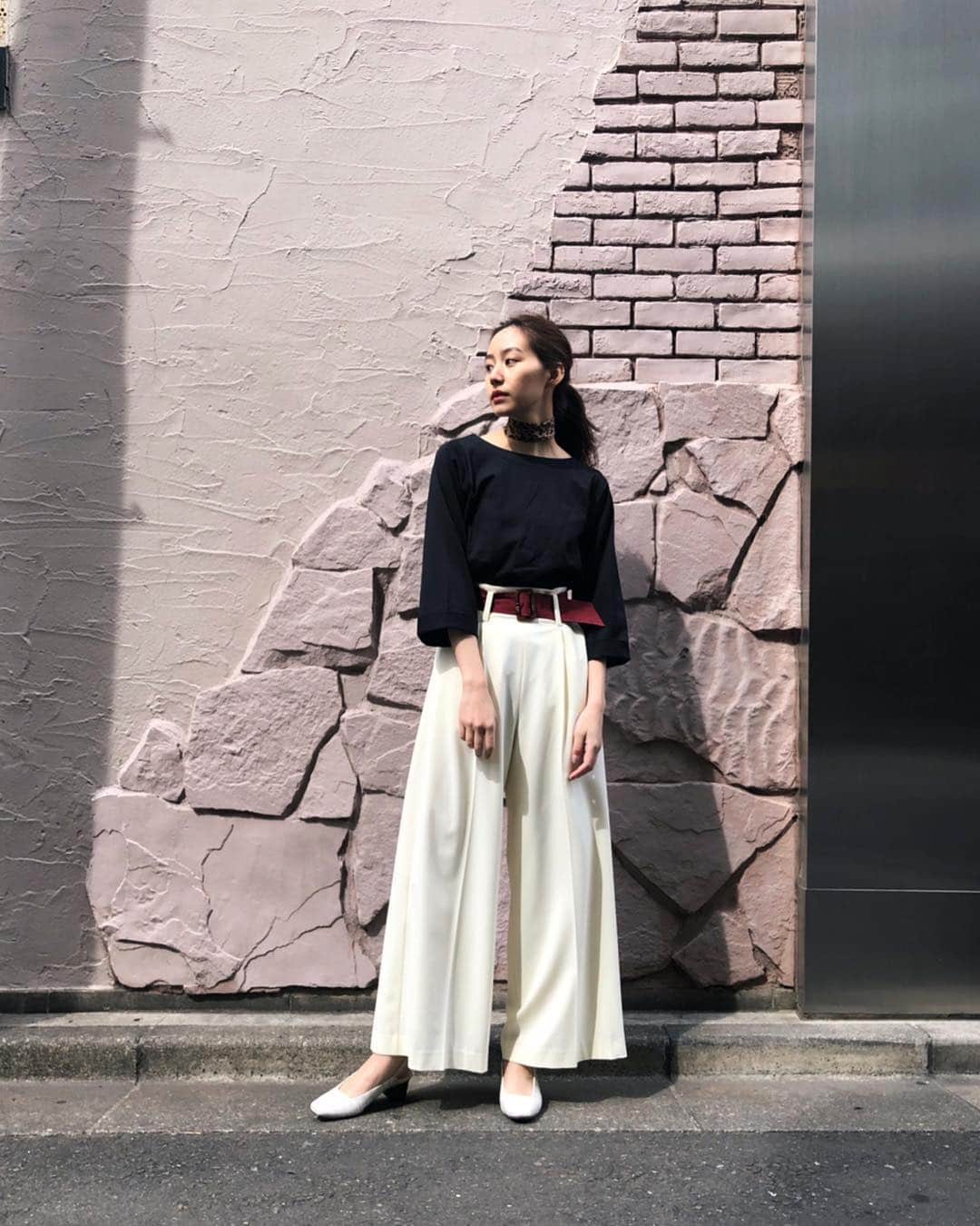 Shiho Sasakiのインスタグラム：「昨日のinstalive観てくださった皆さま ありがとうございました👏 コメントや質問も沢山嬉しかった✨ 着用していたアイテムは4月発売予定の物で、シェルマグにも丸ごとコーデの詳細UPしました✏️ ストーリーのリンクから飛べますよ✈️ #MOUSSY#MOUSSYSNAP#instalive」