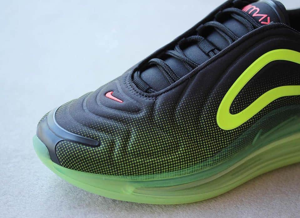 A+Sさんのインスタグラム写真 - (A+SInstagram)「2019 .4 .11 (thu) in store ■NIKE AIR MAX 720 COLOR : BLACK×BRIGHT CRIMSON-VOLT SIZE : 26.0cm - 29.0cm PRICE : ¥18,000 (+TAX) ・ #a_and_s #NIKE #NIKEAIRMAX #NIKEAIRMAX720 #はみ出せもっと」4月9日 11時52分 - a_and_s_official