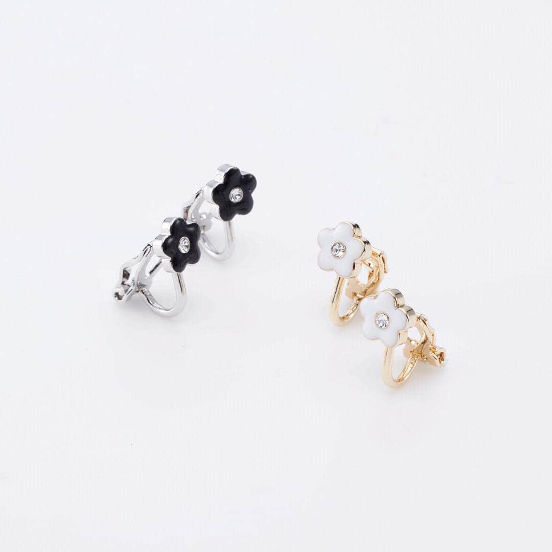 MARY QUANT officialさんのインスタグラム写真 - (MARY QUANT officialInstagram)「#プチポイントデイジーイヤリング - #MARYQUANT #SUMMER2019 #NEWITEMS #FASHION #EARRINGS - #イヤリング #イアリング」4月9日 11時56分 - maryquant_official