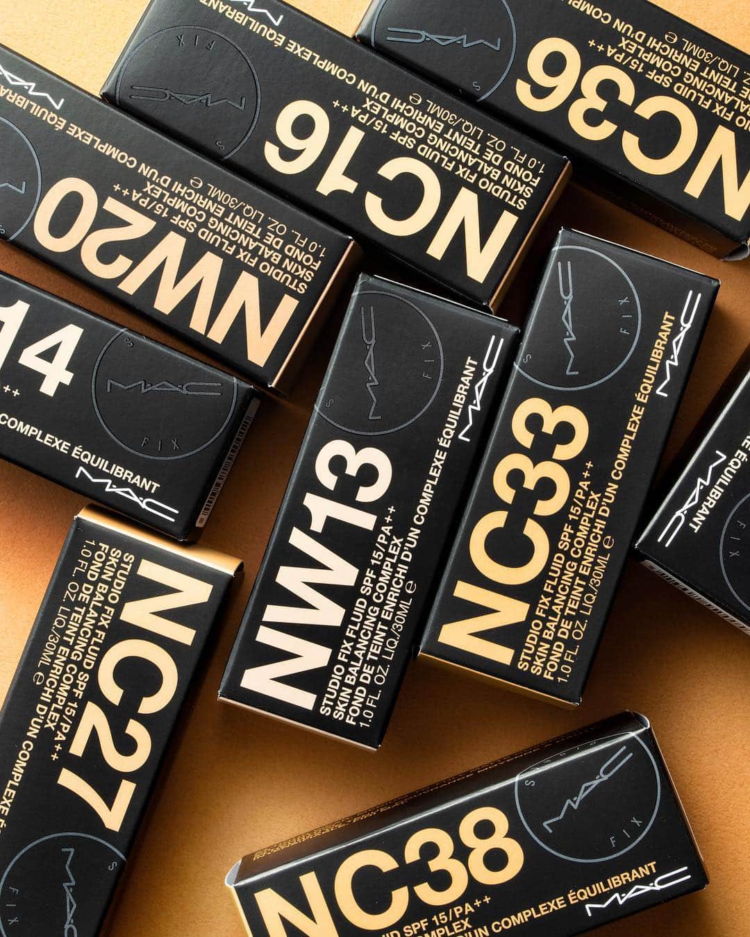 M∙A∙C Cosmetics Japanのインスタグラム：「⠀ M·A·Cの人気No.1リキッドファンデーション スタジオ フィックス フルイッド SPF 15 から新色登場! ナチュラルマットな仕上がりで、パーフェクトスキンを演出。 あなたの肌色に合う色味がきっと見つかる...+* #MACStudioFix #スタジオフィックス #EveryShadeOfYou ⠀ DESIGN: M·A·C ARTIST RINO KASAI @rino416⠀@macprotokyo PHOTO: @takaki_iwata ⠀ 新色追加は4/12! ⠀ ⠀ ⠀ ⠀ ⠀ ⠀ #MACCosmeticsJapan #MACコスメ #MACCosmetics #MyArtistCommunityJP  #MACArtistChallenge #MAC #コスメ #メイク #foundation #FluidFoundation #Fluid #ファンデーション #フルイドファンデーション #MACスタジオフィックス #新色 #クリーミースキン #サンキススキン #CreamySkin #SunKissSkin」