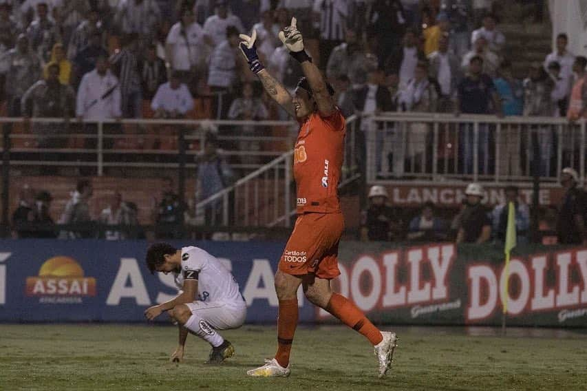 コリンチャンスさんのインスタグラム写真 - (コリンチャンスInstagram)「Com vocês, algumas fotos da partida desta noite, contra o Santos, que classificou o Timão para a final do Paulistão 2019! . . 📷 Daniel Augusto Jr/Ag. Corinthians . . #MorreuPelaBoca #VaiCorinthians #Paulistão #Corinthianismo  #FielAtéoFim #MeuBMG #NãoÉSóPatrocínio #TimeDoPovo #Corinthians #Timão #CorinthiansTV #FielTorcedor #AFielÉFoda #TodosPorUm #NikeFutebol #Joli #EstrellaGalicia #UniversidadeBrasilOficial #ÉPositivo #CorinthiansÉPositivo #LoucoPotyCorinthians #PostosALE #ALEnoTimão」4月9日 12時02分 - corinthians