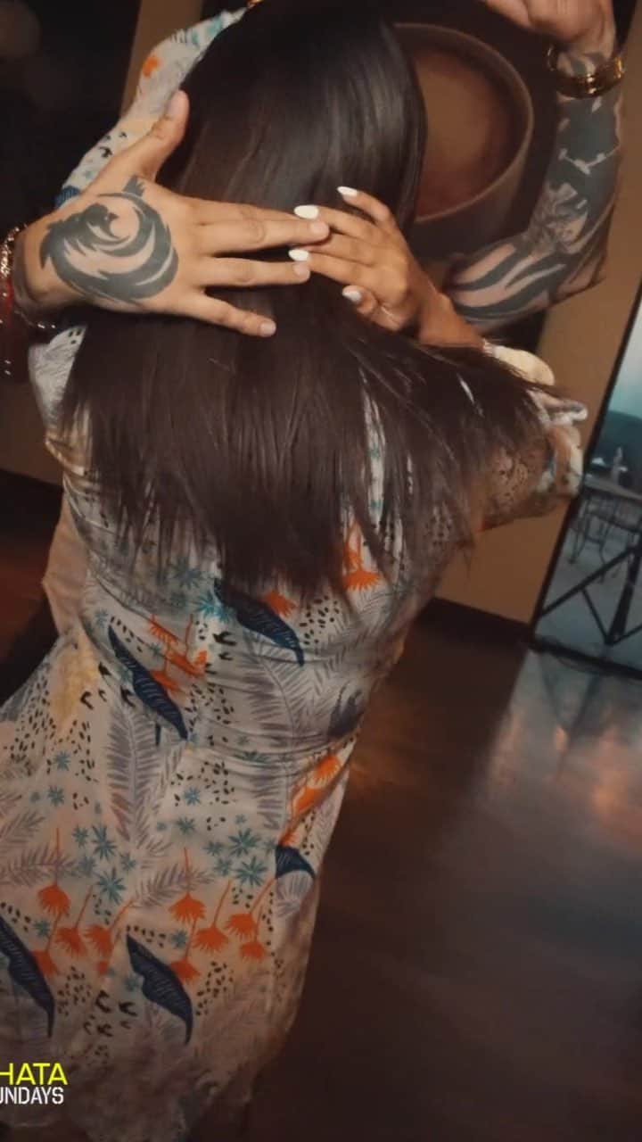ユリサのインスタグラム：「🕺@djzonik 📹@robert.rsm.sanchez 👗@petalshop」