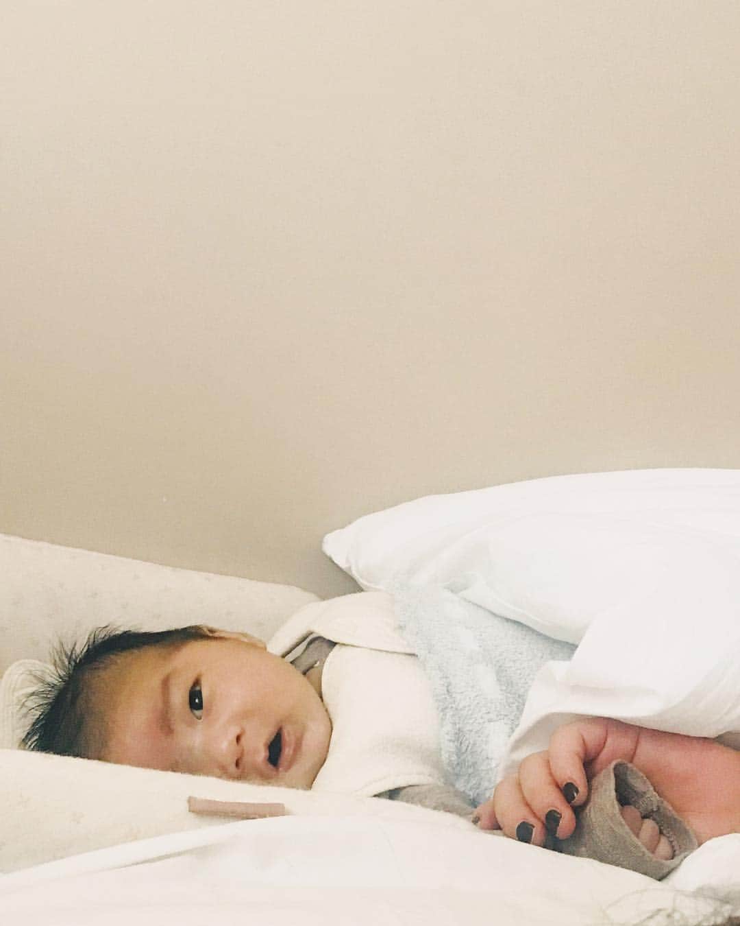 柏木作夢さんのインスタグラム写真 - (柏木作夢Instagram)「Good morning lovely boy.  今日は起きてたね。  #goodmorning #baby #newbornbaby #赤ちゃんのいる生活 #morning #lovely #family #love #goodtimes」4月9日 12時05分 - samukashiwagi