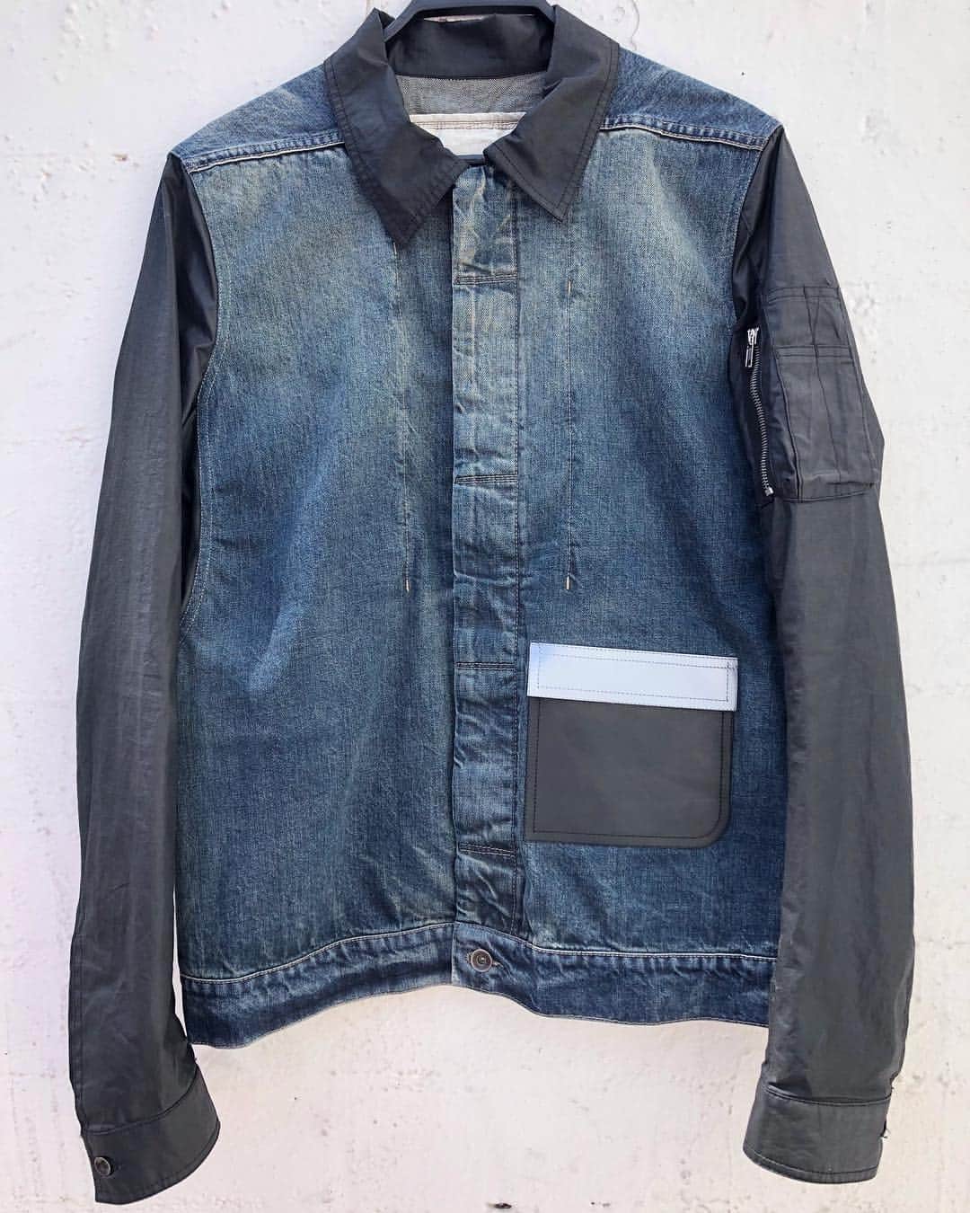 2nd STREET USAさんのインスタグラム写真 - (2nd STREET USAInstagram)「New Arrivals at our Melrose Location!  Rick Owens Drkshdw Giacca Denim Jacket Now In Size L for $249!  Shop Rick Owens and many other brands at Our Melrose, Costa Mesa, and Pasadena Location. ✖️✖️✖️✖️✖️✖️✖️✖️✖️✖️✖️✖️✖️✖️✖️✖️✖️ #2ndstreetusa #2ndstreet #streetstyle #newarrivals #losangeles #fairfax #melrosestyle #melrose #costamesa #pasadena #fashion #hypebeast #Japan #bape #undercover #kapital #rickowens #rickowensdrkshdw #helmutlang #rafsimons #foundongrailed」4月9日 12時05分 - 2ndstreetusa