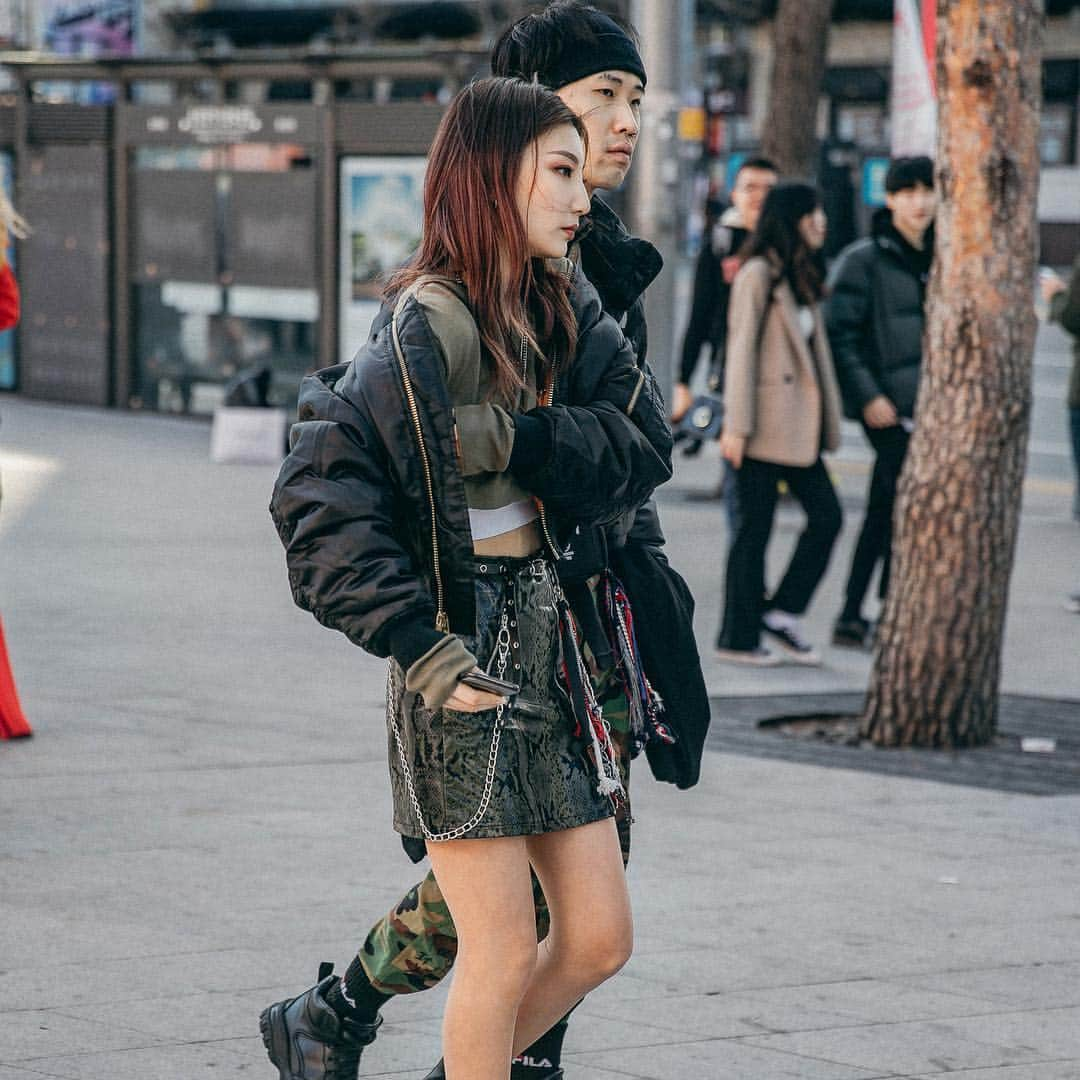 가로수길 , Seoulさんのインスタグラム写真 - (가로수길 , SeoulInstagram)「Seoul Street Fashion Style 📸 @jaylim1  걸크러시 느낌 나는 분 . 급하게 가셔서 제대로 촬영을 못했네요 ㅠ . . #写真 #モデル #フィルム #ファッション #フォトグラファー #ストリートファッション #파리 #東京 #서울패션위크 #sfw #오오티디 #nyc #london #패션스타그램 #newyork #nyfw #셀카 #portrait #seoulFashionWeek #street #streetfashion #streetphoto #가로수길 #이태원 #사진 #스트릿패션 #모델 #tokyo #nyfw #pfw」4月9日 12時30分 - jaylim1