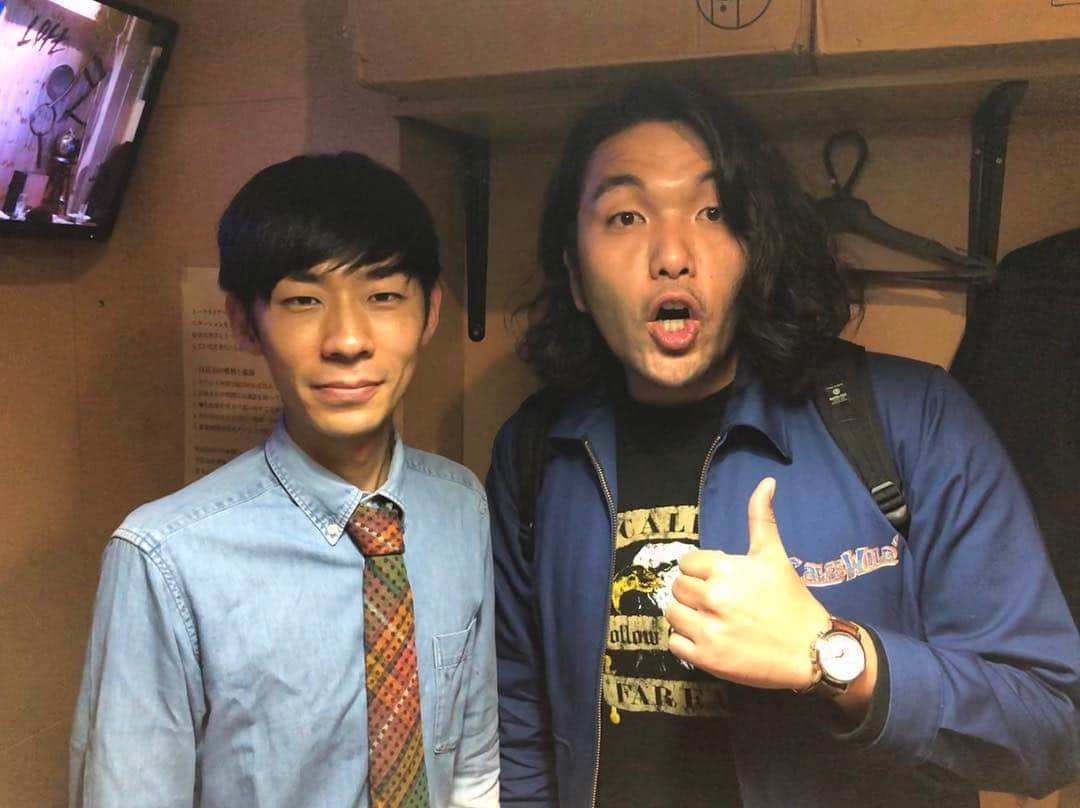 森本晋太郎さんのインスタグラム写真 - (森本晋太郎Instagram)「大阪で見取り図さんと初めて一緒のライブ出させてもらった。盛山さんは下の名前が僕と同じ晋太郎で、誕生日も一緒という共通点がある。 #見取り図 #トンツカタン #楽屋でその話しようか迷ってたら #森本くん名前晋太郎なんやろって盛山さんから言ってくれた #誕生日も一緒なんですよって言ったら #想定よりもはしゃいでくれてた #YouTubeでトンツカタンのネタも見てくれたみたい #ライブ中ガブガブハイボール飲みながら面白いことばっか言ってた #華とオーラもすごかった #同じ晋太郎なのに大きな差があった #このハッシュタグ連発するやつ #何個書けばいいの #ノルマは何個なの #ハッシュタグに溺れそう #みんなこんな大変な思いしてたの #だれか #たすけて」4月9日 12時30分 - smnypktn