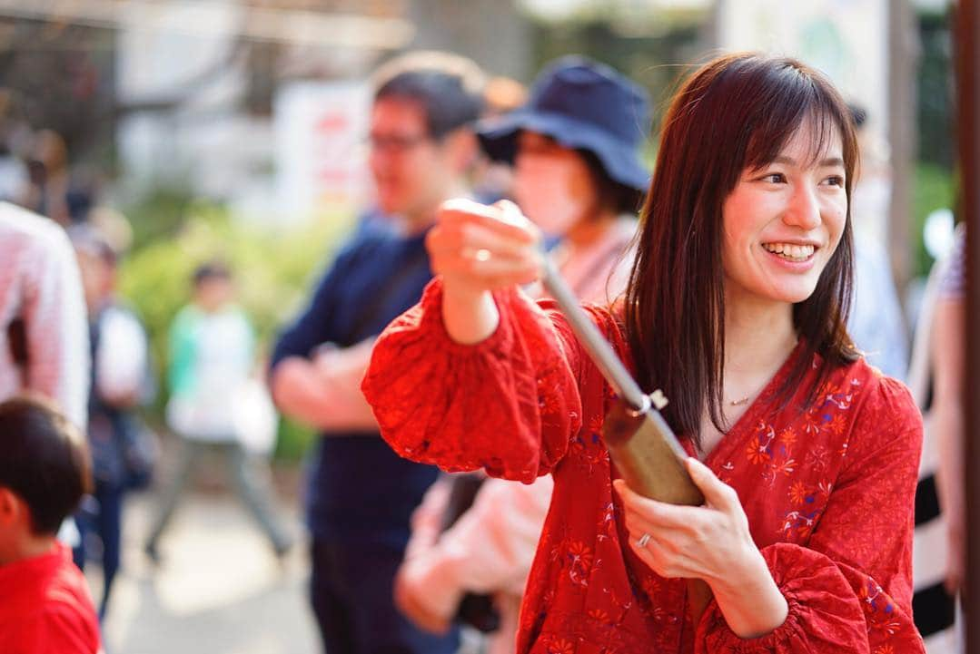 平田薫さんのインスタグラム写真 - (平田薫Instagram)「散っちゃう前にいいタイミングでお花見できた☺️🌸 桜って本当に綺麗。 お祭りやってて射的もやったよ。全然倒れなかったƪ(˘⌣˘)ʃ  #お花見#🌸#🇯🇵」4月9日 12時37分 - hiratakaoru1215