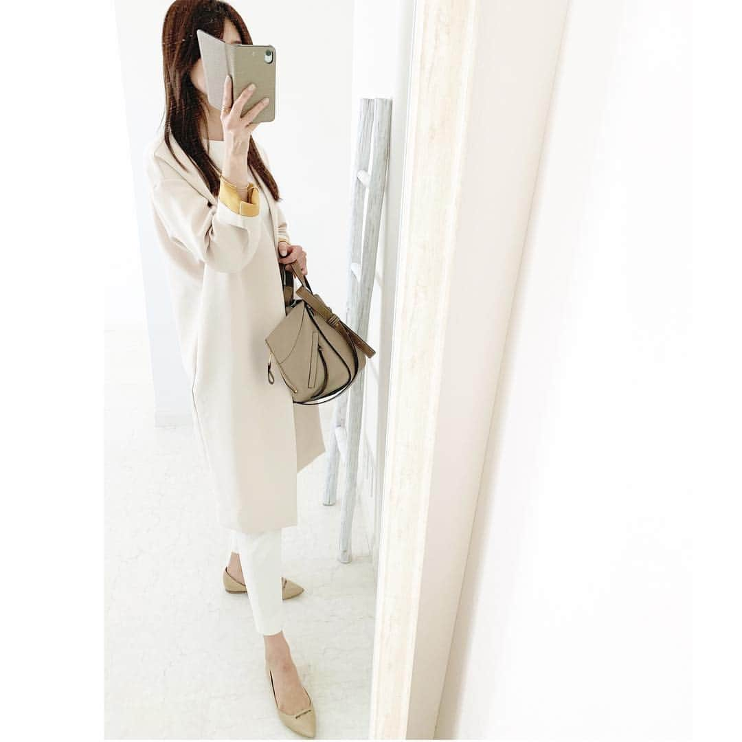 Mica Taniguchiさんのインスタグラム写真 - (Mica TaniguchiInstagram)「. beige/white/yellow 名古屋に向かっています！ 本日 4月9日（火） 名古屋テレビ 夕方情報番組UP! 「ジキ伝 得するゼミナール」 パーソナルカラーを担当させて頂きます @nagoyatv_insta . 前回の移動で服がシワシワだったのを反省して、 服は手持ち、笑 東海地方の方々、 観ていただけたら嬉しいです🙇‍♀️ . . . . coat @littleblack.jp #littleblack tops/pants @deuxiemeclasse #deuxiemeclasse  pumps @pellico_japan #pellico bag @loewe #loewe #color#colorshape#カラーシェイプ#名古屋テレビ#up!」4月9日 12時41分 - mica_taniguchi