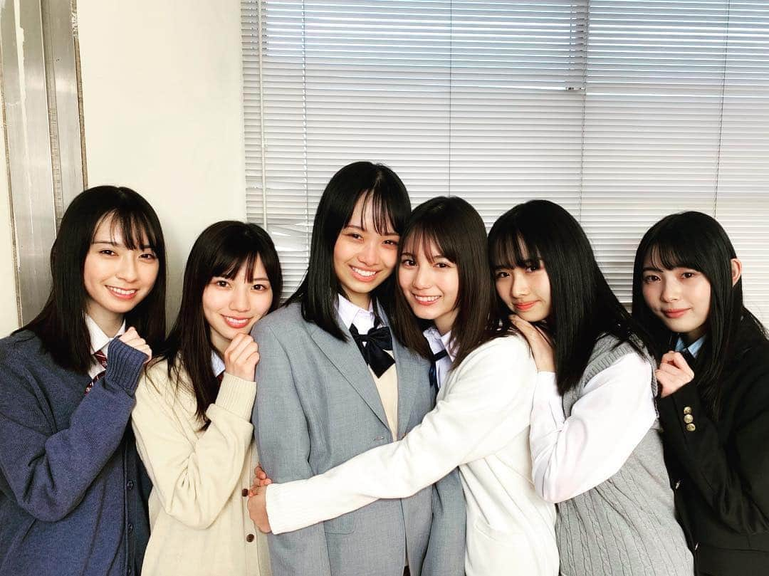 Seventeenさんのインスタグラム写真 - (SeventeenInstagram)「デビューシングル「キュン」が大ヒット中の日向坂46の中高生メンバーが発売中のSeventeen5月号に登場❣️ STchannelに撮影風景の動画をアップしたよ〜😍😍 メンバーといっしょのこさかなが新鮮でした💘  いつかの #Seventeen撮影中 #STニュース #日向坂46 #坂道JK」4月9日 12時48分 - seventeenjp_mag