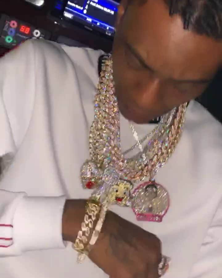 ソウルジャ・ボーイ・テレムのインスタグラム：「No cap 🧢 no filter 🤷🏾‍♂️💎💧」