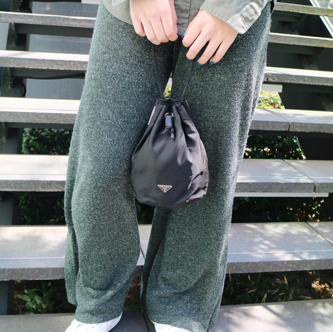 のインスタグラム：「Vintage PRADA nylon drawstring bag  Free Shipping Worldwide✈️ ✉️ info@amorevintagetokyo.com  #ヴィンテージ #プラダ#ヴィンテージプラダ#ヴィンテージブランドブティック #アモーレ #アモーレトーキョー #表参道 #東京#prada #vintageprada #vintage #pradavintage #tokyo #japan #aoyama #omotesando #amore #amoretokyo #vintageshop #boutique #vintageboutique」