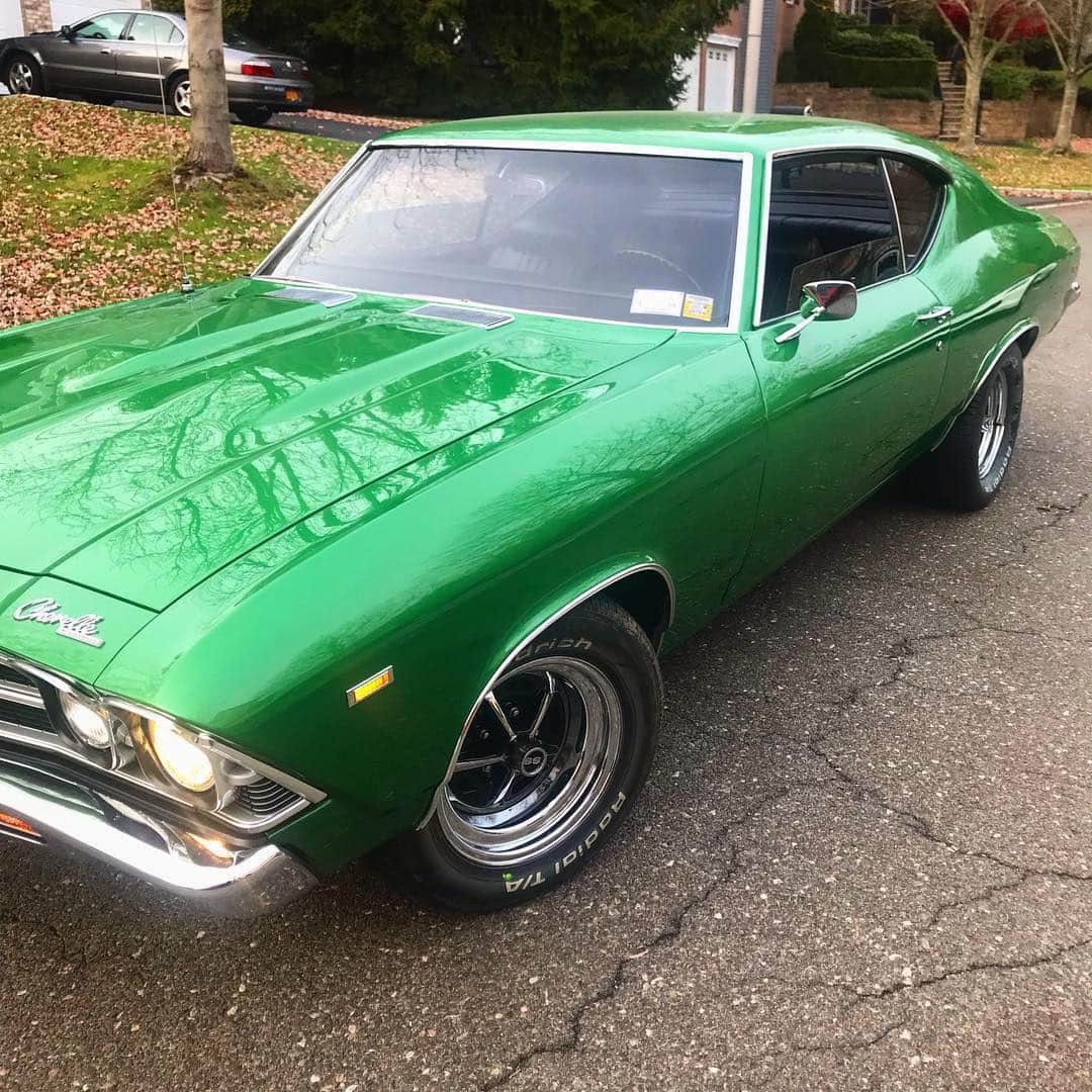 ファンクマスター・フレックスのインスタグラム：「My #69chevelle so mean!!! #ss396 !!!! @therealclsmooth x #Nicky did the bodywork and paint! @gillininteriors @cmb.collision」