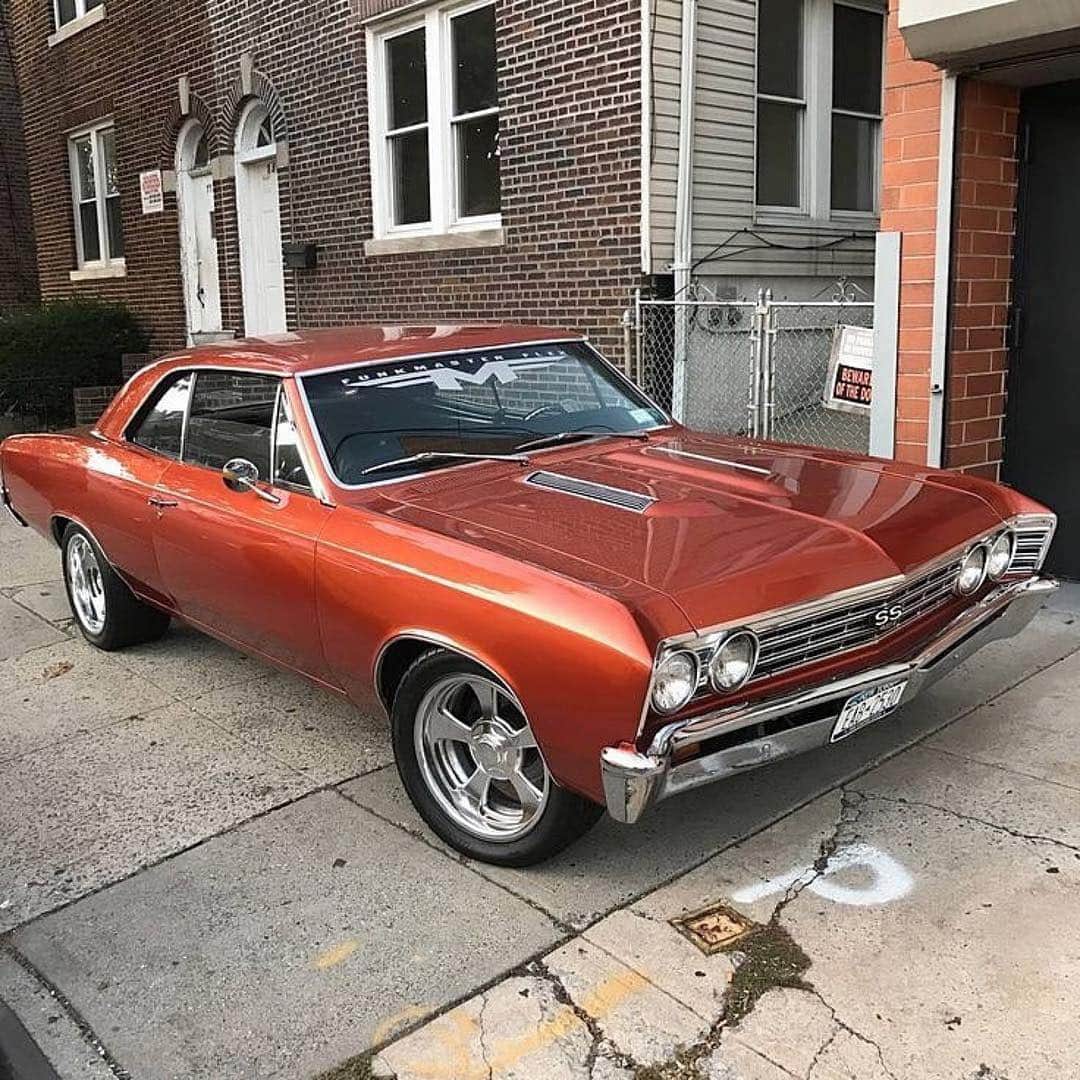 ファンクマスター・フレックスのインスタグラム：「My #67chevelle cranking also! #ss427 !!!!!! Lou / Valanca !!!!!」