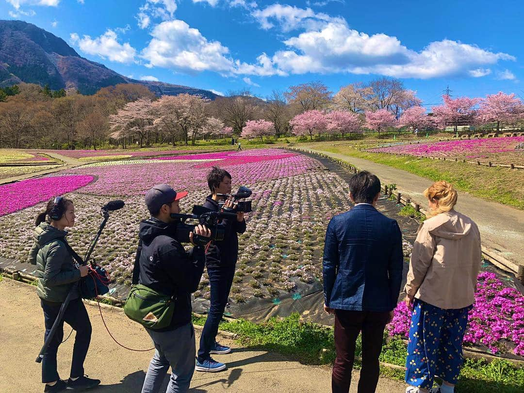 丸山桂里奈さんのインスタグラム写真 - (丸山桂里奈Instagram)「おつかれさまです。本日なにかと朝から始動でしたが、なんとゆうかパワーいただきました♫スッキリさんのロケで大竹リポーターさんとひっきりなしに回り、充実した時間を過ごせました🙇💡 OAが楽しみです♫たくさんのスポットを回りましたのでぜひみなさんに見てほしいです🐥🎉 ただいま帰宅中です🚌本日出会ったみなさん、そして大竹リポーター、スタッフのみなさまありがとうございました😊🌸💡 #スッキリ #日本テレビ #大竹リポーター #楽しすぎた #優しすぎた #いい人すぎた #ずっと一緒にいても飽きず #居心地が素晴らしく突き抜けました #脳みそが洗われて #すさまじくパワーが宿りました #いい意味で #インスタバエ」4月9日 19時20分 - karinamaruyama