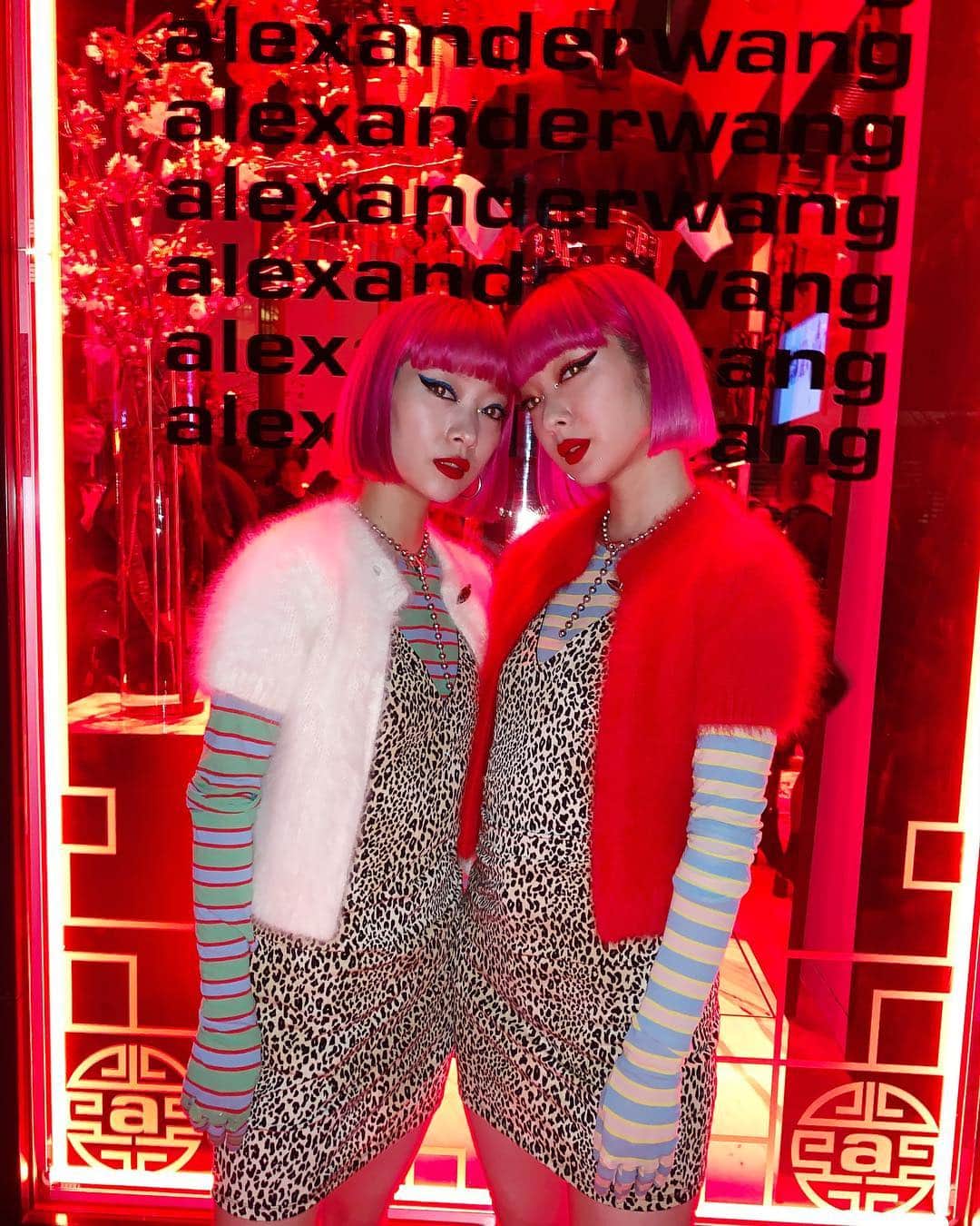 のインスタグラム：「@alexanderwangny  party🌸🦋⚡️ #alexanderwang」