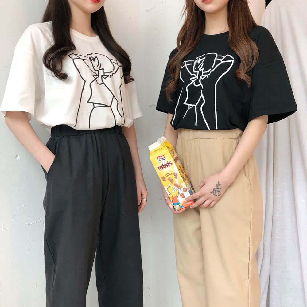 ガールズルールさんのインスタグラム写真 - (ガールズルールInstagram)「. ラウンド半袖Tシャツ (t6277) color : BLACK, IVORY, BEIGE . #걸스룰 #한국 #한국패션 #얼짱 #데일리룩 #오오티디 #koreanfashion #girlsrule #ootd #twinlook #dailylook #ガールズルール #韓国 #韓国ブランド #韓国ファッション #韓国ファッション通販 #今日のコーデ #オルチャン #オルチャンファッション #韓国アイドル #カップルコーデ #韓国好きな人と繋がりたい」4月9日 14時07分 - girlsrule_official